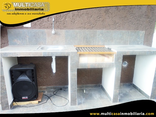 Casa en Venta a Crédito con Dos Departamentos Sector Empresa Eléctrica Cuenca-Ecuador