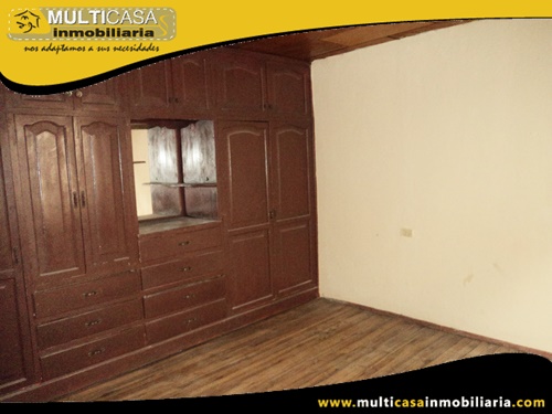 Edificio en Venta a Crédito Tres Departamentos Local Comercial Sector 9 de Octubre Cuenca-Ecuador