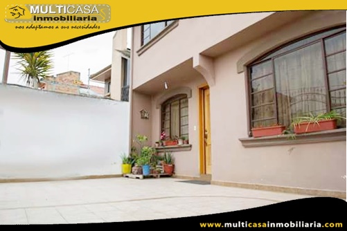 Casa en Venta a Crédito Sector Baños Cuenca-Ecuador