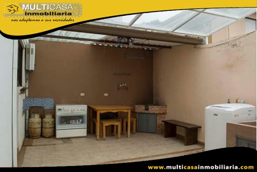 Casa en Venta a Crédito Sector Baños Cuenca-Ecuador