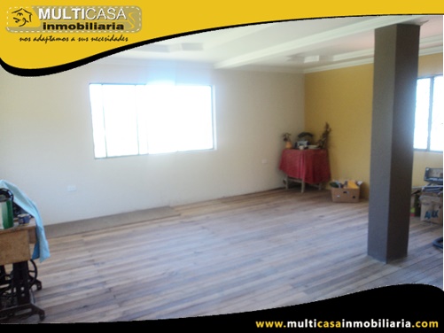 Casa con Terreno en Venta a Crédito Sector Challuabamba Cuenca-Ecuador