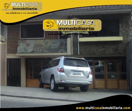 Casa en Venta de Tres Departamentos con Local Comercial Sector Colegio Garaicoa Cuenca-Ecuador