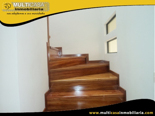 Casa en Venta a Crédito en Ciudadela Privada Sector Racar Cuenca-Ecuador