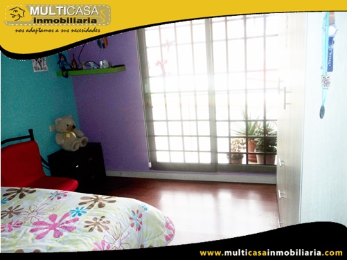 Casa en Venta a Crédito en Condominio Privado Sector Super Stock Cuenca-Ecuador