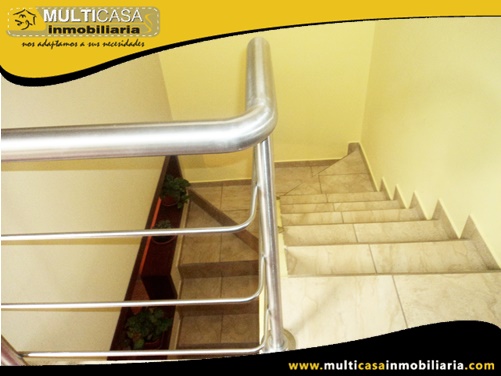 Casa en Venta a Crédito en Condominio Privado Sector Super Stock Cuenca-Ecuador