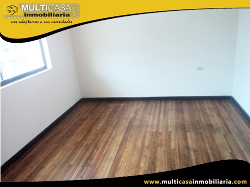 Casa en Venta a Crédito con Local Comercial Sector Centro de la Ciudad Cuenca-Ecuador