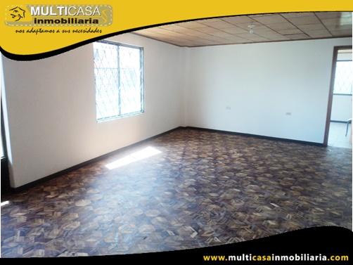Casa en Venta a Crédito con Local Comercial Sector Centro de la Ciudad Cuenca-Ecuador