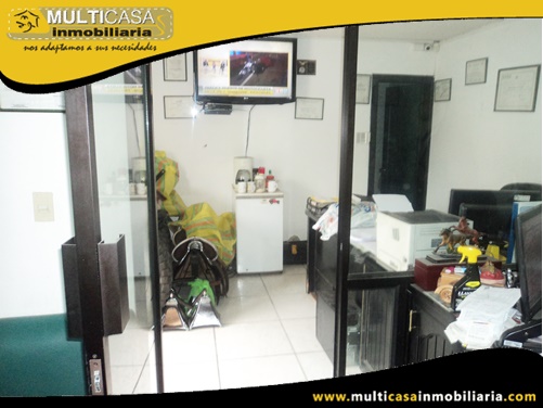 Casa en Venta a Crédito con Local Comercial y Departamento Sector Empresa Eléctrica Cuenca-Ecuador
