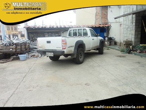 Casa en Venta a Crédito con Local Comercial y Departamento Sector Empresa Eléctrica Cuenca-Ecuador