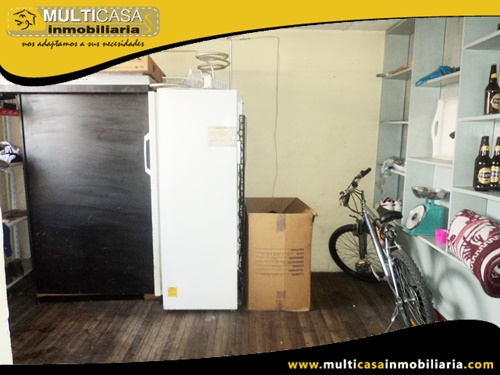 Casa en Venta con Cuatro Locales Comerciales a Crédito Sector Feria Libre Cuenca-Ecuador