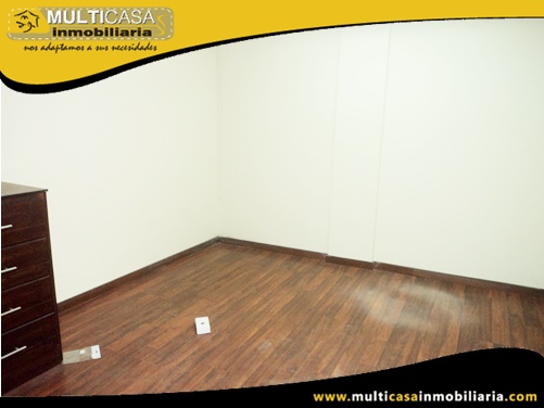 Casa Comercial en Venta con Local a Crédito Sector Racar Cuenca-Ecuador