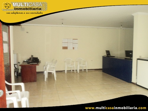 Casa Comercial en Venta con Local a Crédito Sector Racar Cuenca-Ecuador