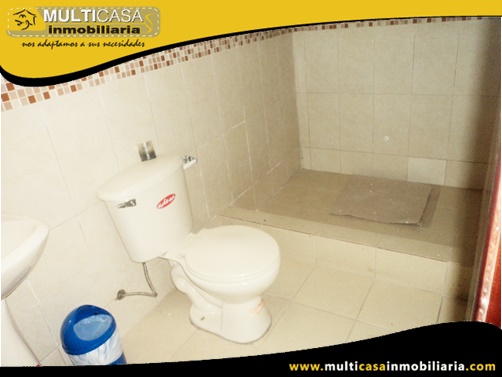 Casa Comercial en Venta con Local a Crédito Sector Racar Cuenca-Ecuador