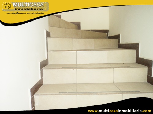 Casa Comercial en Venta con Local a Crédito Sector Racar Cuenca-Ecuador