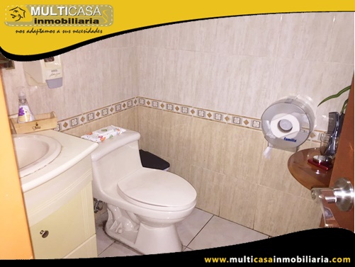 Casa en venta a Crédito ideal para oficinas Sector Aeropuerto Cuenca-Ecuador