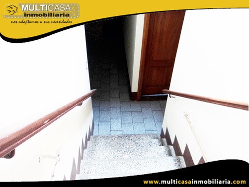 Casa en Venta a Crédito de Tres departamentos y Local Comercial Sector Centro de la Ciudad Cuenca-Ecuador