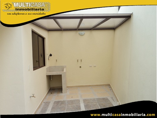Casa en Venta a Crédito Sector Autopista-Punta Corral Cuenca-Ecuador