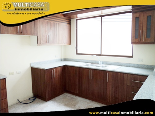 Casa en Venta a Crédito Sector Autopista-Punta Corral Cuenca-Ecuador