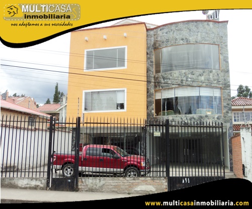 Dos Casas en Venta a Crédito con Cuatro Departamentos y Dos Locales Comerciales Sector Vía a Misicata Cuenca-Ecuador