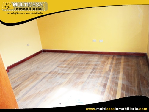 Dos Casas en Venta a Crédito con Cuatro Departamentos y Dos Locales Comerciales Sector Vía a Misicata Cuenca-Ecuador