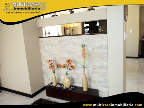 Casa amoblada en Venta a Crédito en Urbanización Privada Sector Challuabamba Cuenca-Ecuador