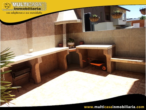 Casa amoblada en Venta a Crédito en Urbanización Privada Sector Challuabamba Cuenca-Ecuador