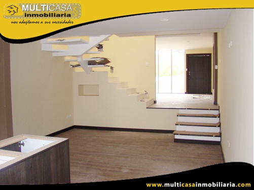 Casa en Venta a Crédito Sector Control Sur-La Calera Cuenca-Ecuador