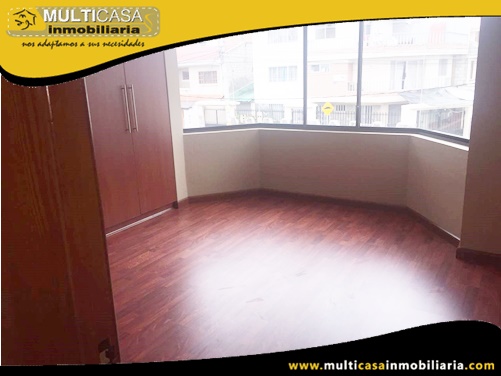 Casa en Venta a Crédito con Local Comercial Sector Quinta Chica Cuenca-Ecuador