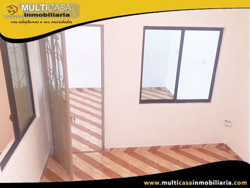 Casa en Venta a Crédito con Local Comercial Sector Quinta Chica Cuenca-Ecuador