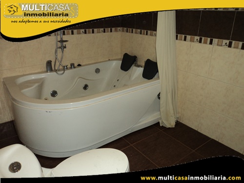 Casa Comercial en Venta a Crédito Tres departamentos Sector Circo Social Cuenca-Ecuador