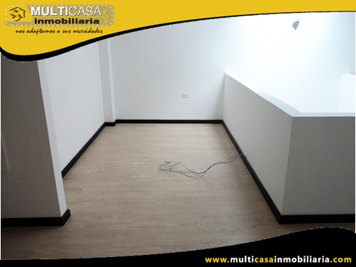 Casa en Venta a Crédito en Condominio Privado Sector Av. Abelardo J. Andrade  Cuenca-Ecuador