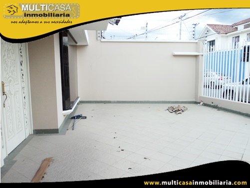 Casa en Venta a Crédito Sector Av. 10 de Agosto Cuenca-Ecuador