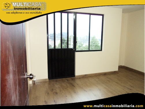 Casa en Venta a Crédito con Local Comercial y Tres Departamentos Sector Quinta Chica Cuenca-Ecuador