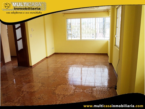 Casa en Venta a Crédito con Dos Locales Comerciales y Dos Departamentos Sector Av. Loja Cuenca-Ecuador