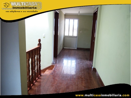 Casa en Venta a Crédito con Dos Locales Comerciales y Dos Departamentos Sector Av. Loja Cuenca-Ecuador