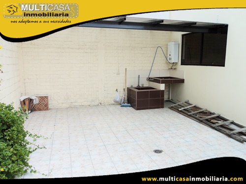 Casa en Venta a Crédito en Condominio Privado Sector Mercado 12 de Abril Cuenca-Ecuador