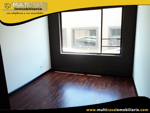 Casa en Venta a Crédito en Condominio Privado Sector Av. Primero de Mayo Cuenca-Ecuador