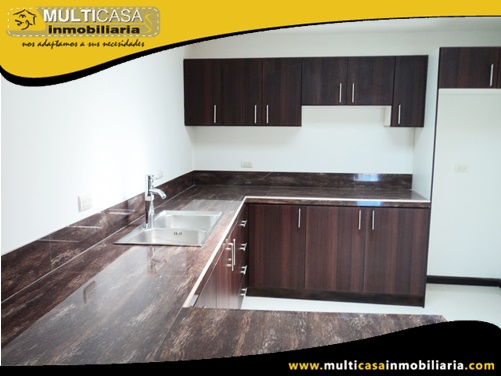 Casa en Venta a Crédito en Condominio Privado Sector Av. Primero de Mayo Cuenca-Ecuador