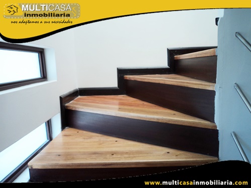 Casa en Venta a Crédito en Condominio Privado Sector Av. Primero de Mayo Cuenca-Ecuador