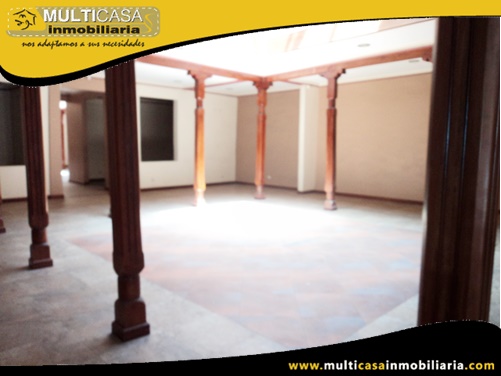 Casa en Venta a Crédito Sector Centro de la Ciudad Cuenca-Ecuador
