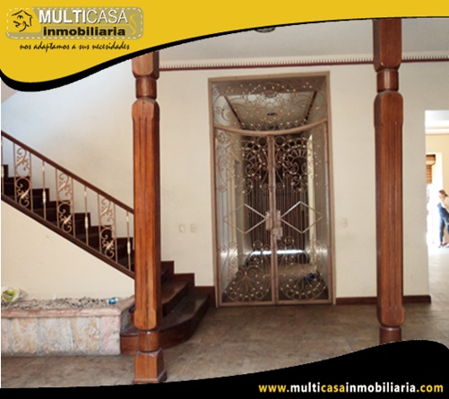 Casa en Venta a Crédito Sector Centro de la Ciudad Cuenca-Ecuador