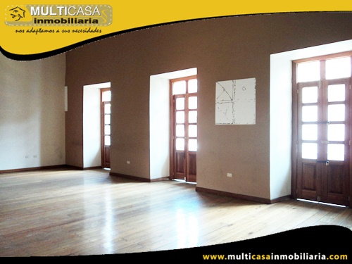 Casa en Venta a Crédito Sector Centro de la Ciudad Cuenca-Ecuador