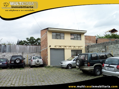Edificio en Venta a Crédito de Tres departamentos y Local Comercial Sector Centro de la Ciudad Cuenca-Ecuador