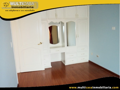 Arriendo Casa de Lujo Sector Av. 10 de Agosto Cuenca-Ecuador