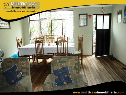 Casa en Venta a Crédito con Dos Locales Comerciales Sector Mercado 27 de Febrero Cuenca-Ecuador