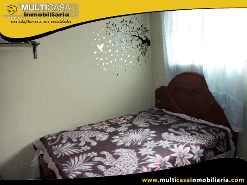 Casa en Venta a Crédito con Dos Locales Comerciales Sector Mercado 27 de Febrero Cuenca-Ecuador