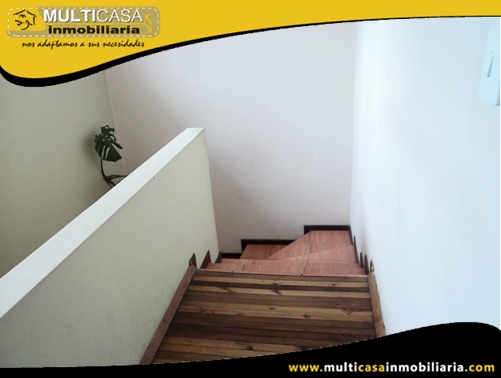 Casa en Venta a Crédito con Dos Locales Comerciales Sector Mercado 27 de Febrero Cuenca-Ecuador
