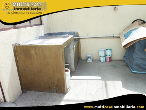 Casa en Venta de Dos Departamentos en Calle de Retorno a Crédito Sector Jardines de San Joaquín Cuenca-Ecuador