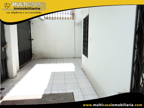 Casa en Venta de Dos Departamentos en Calle de Retorno a Crédito Sector Jardines de San Joaquín Cuenca-Ecuador
