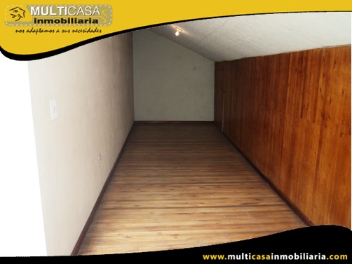 Casa en Venta de Dos Departamentos en Calle de Retorno a Crédito Sector Jardines de San Joaquín Cuenca-Ecuador
